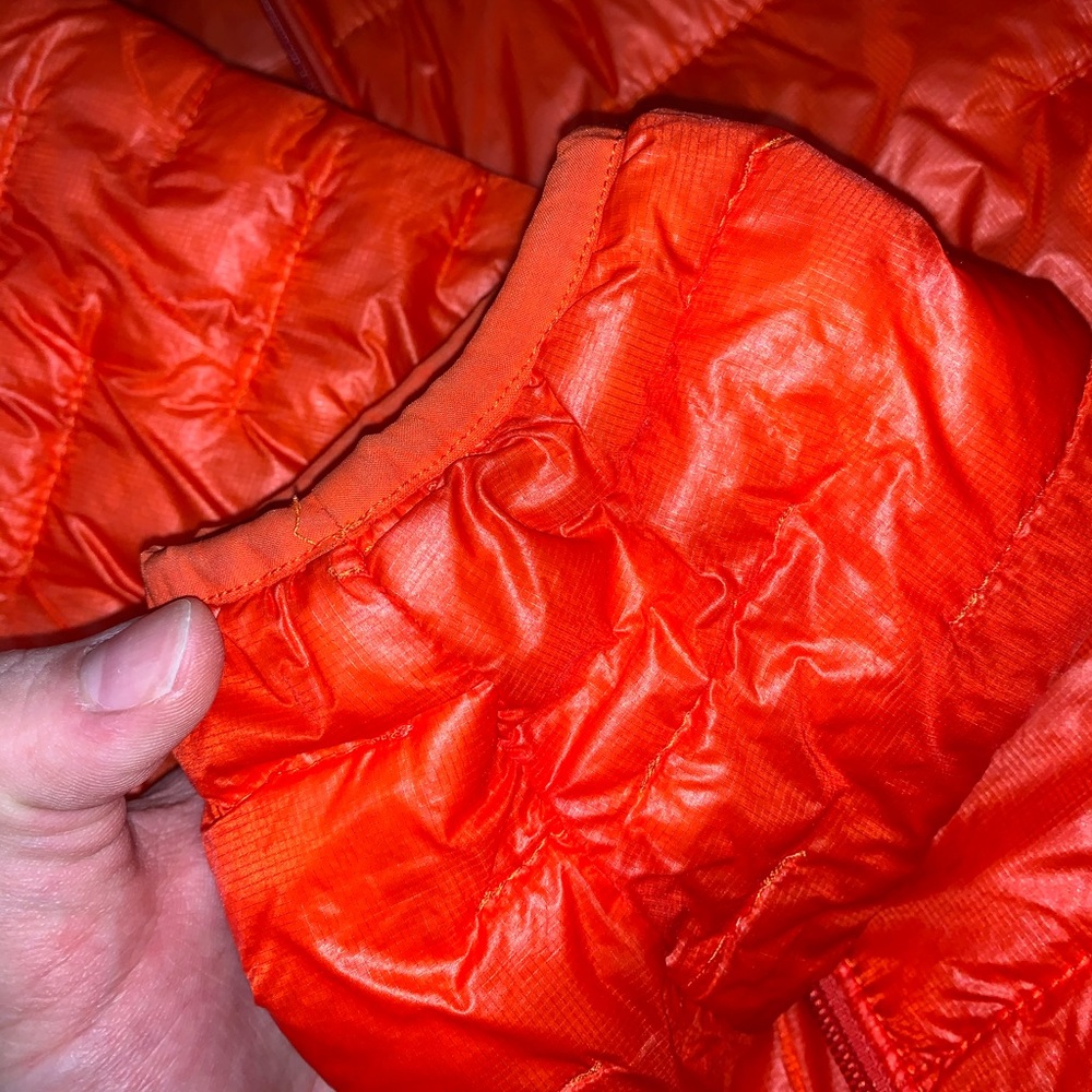Patagonia Light Weight Puffer Jacket - Picture 7 of 16
